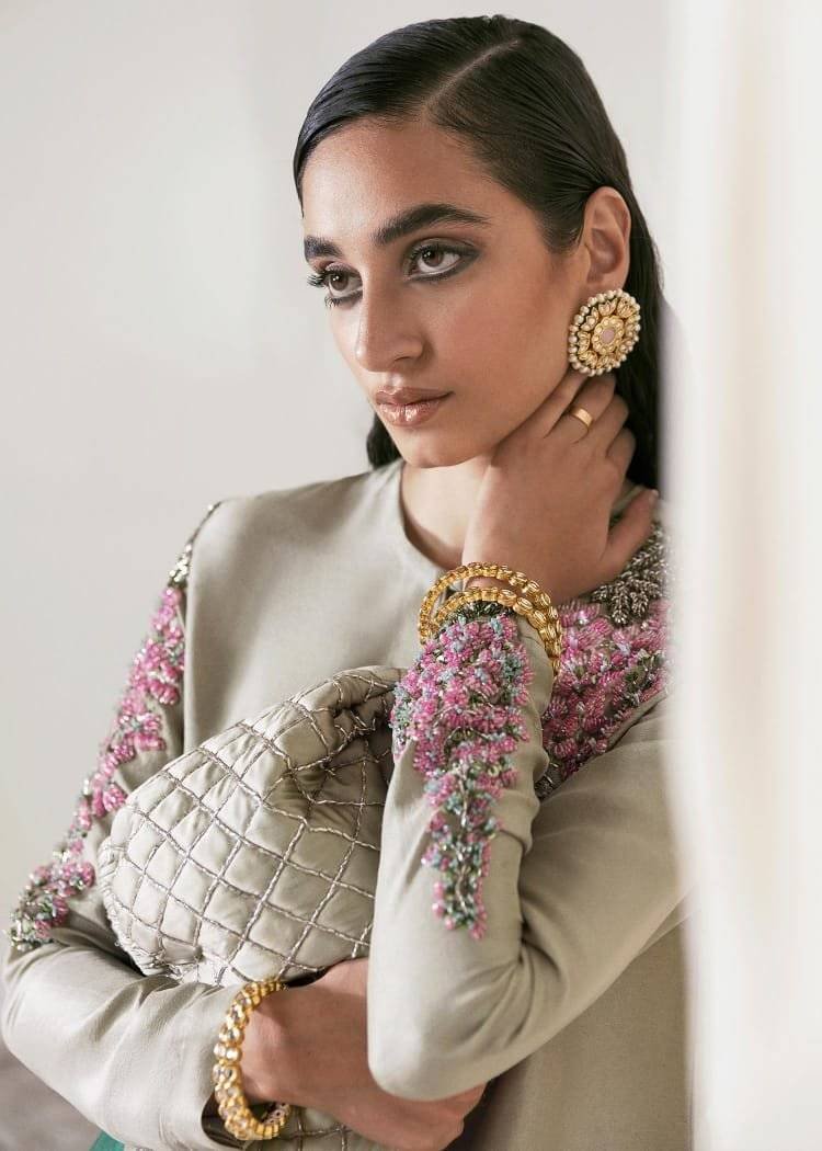 WhatsApp Image 2024-11-22 at 10.27.54 PM VELORIA