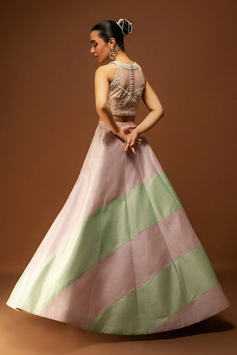 Luxury Alert! Designer Bridal Lehenga & Beaded Choli 30%off! Bridal Lehenga Choli featuring an exquisite blend of tradition and modern embellishments.