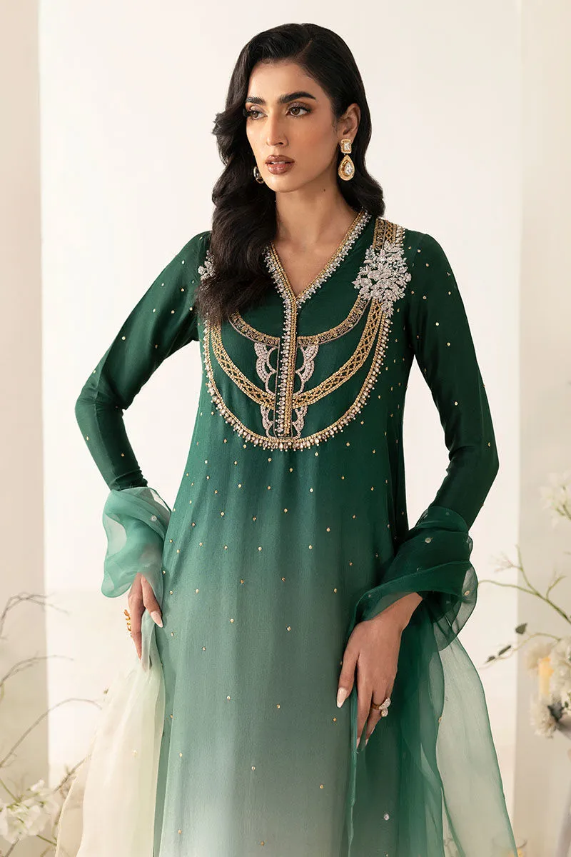 2️⃣ Green Embellished Kaftan Featuring Ombre Organza Dupatta