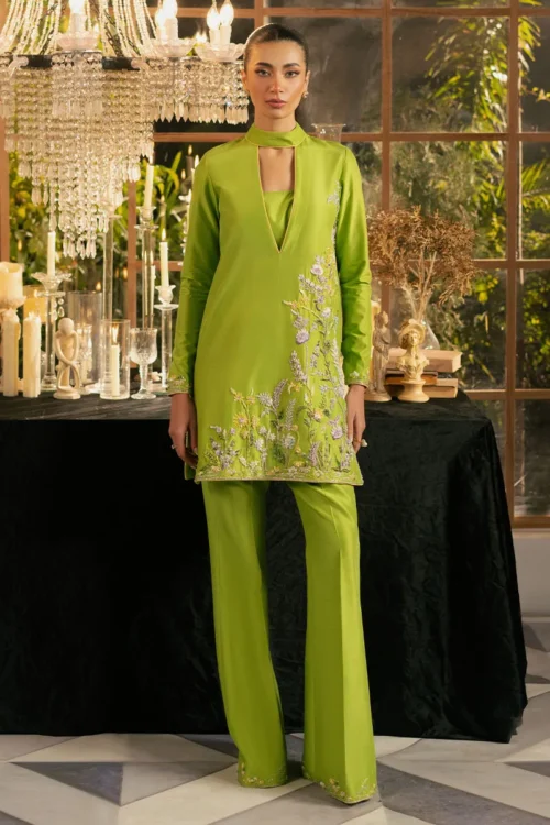 Parrot Green Silk Outfit for Women – Elegant & Sophisticated 🌿