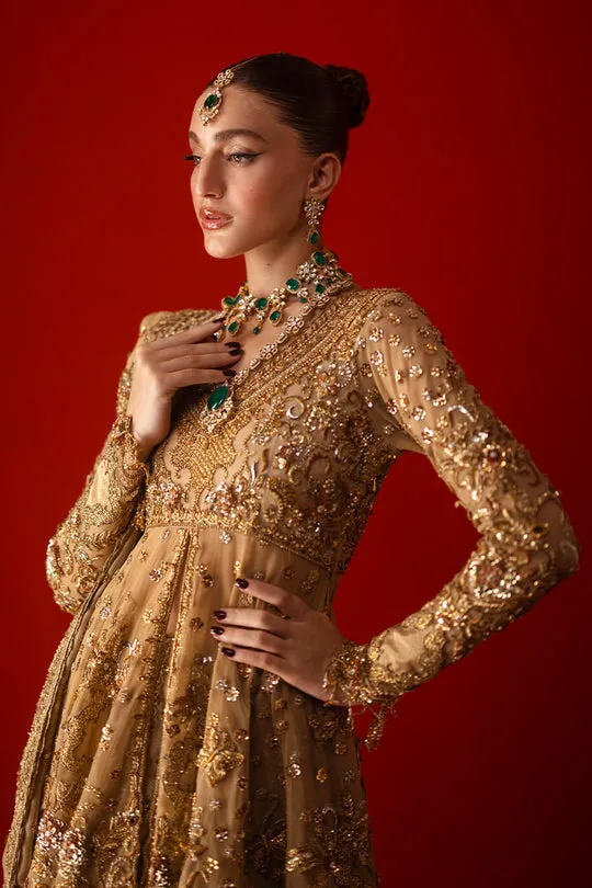 Gold Bridal Peplum Set Sleeves Detail – Close-up of the full pointed sleeves, adorned with tassels and crystal hangings, adding sophistication and glamour.