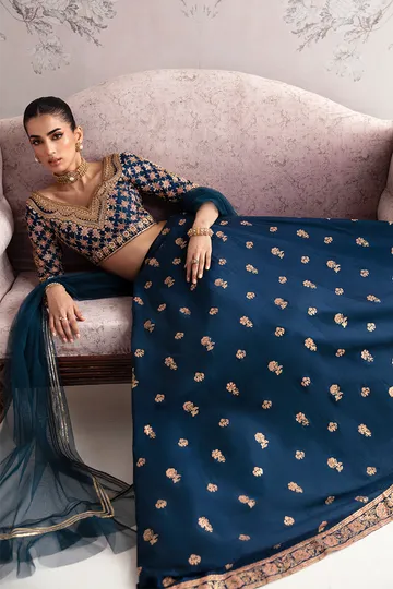 Bridal Lehenga – Side View of Flowy Silk Lehenga ????