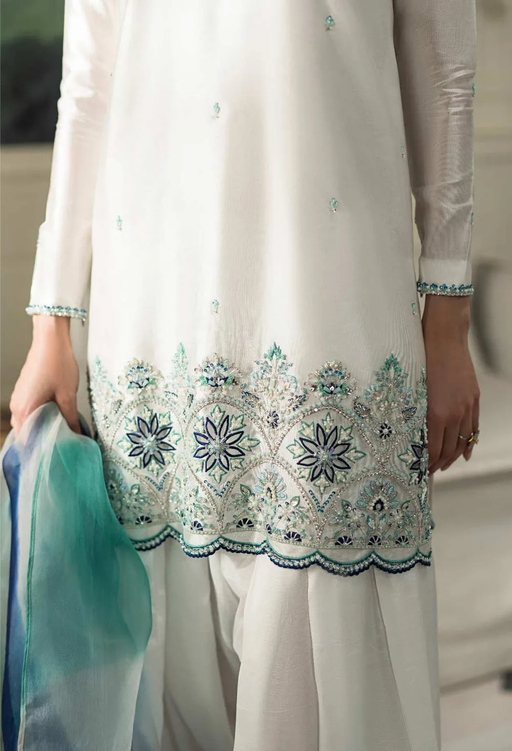 2️⃣ Hand Embellished Sheesha Silk Suit Featuring Organza Dupatta with Delicate Spray Embroidery