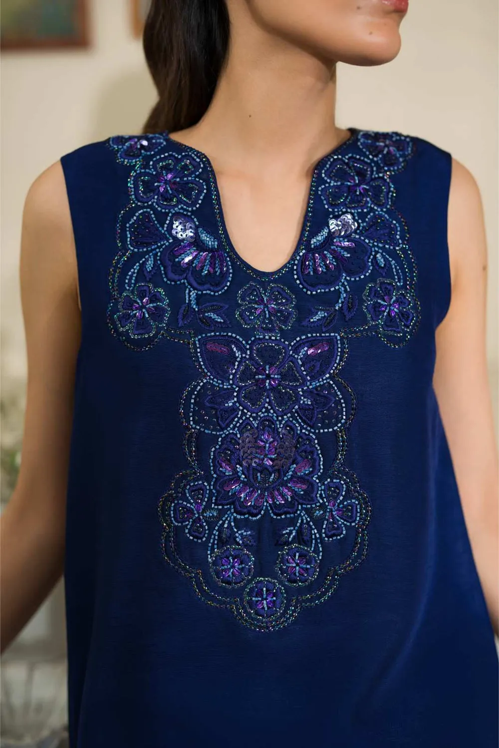 3️⃣ Embroidered Korean Raw Silk Suit with Elegant Monotone Detailing