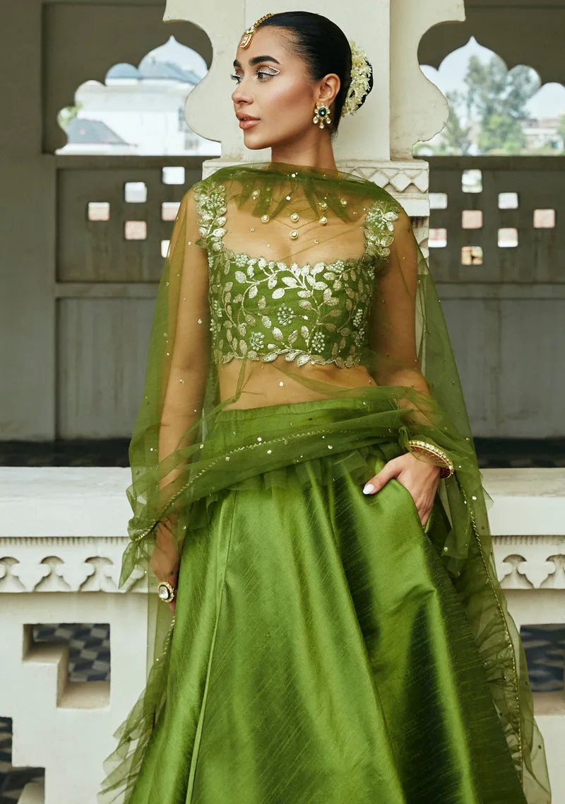 ✨ Luxury Handcrafted Cutwork Choli Lehenga | 30% Off ⏳🛍️ Handcrafted Cutwork Choli Lehenga Close-up of Kora & Dabka Work 🛍️💎