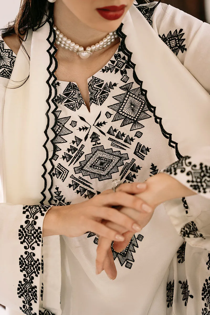 White Embroidered Set with Tribal Motifs – Elegant Raw Silk Look