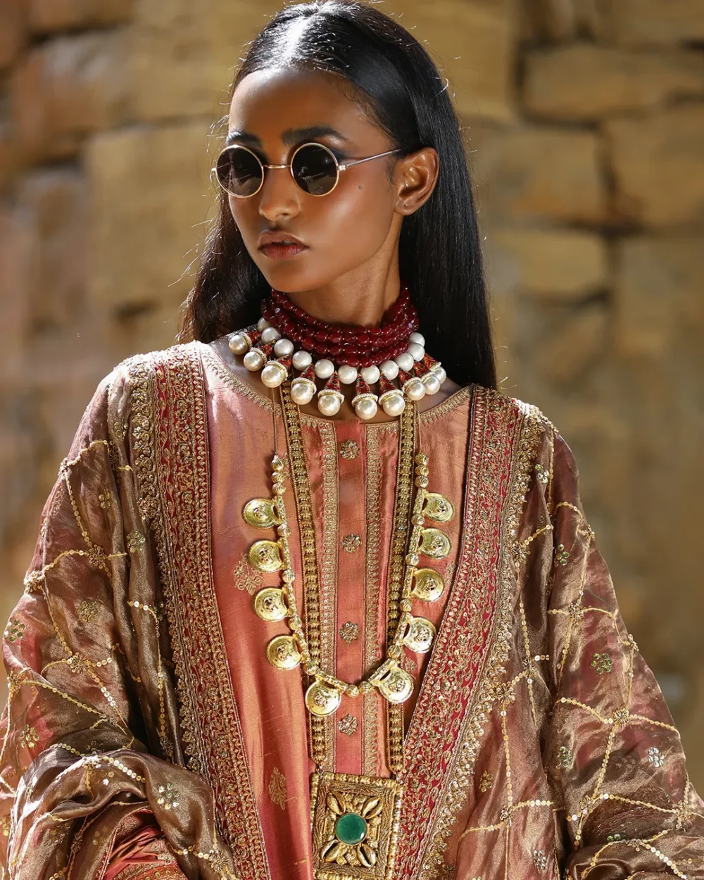 "✨Pinkéza-Zardozi-Sleeve-Detail"