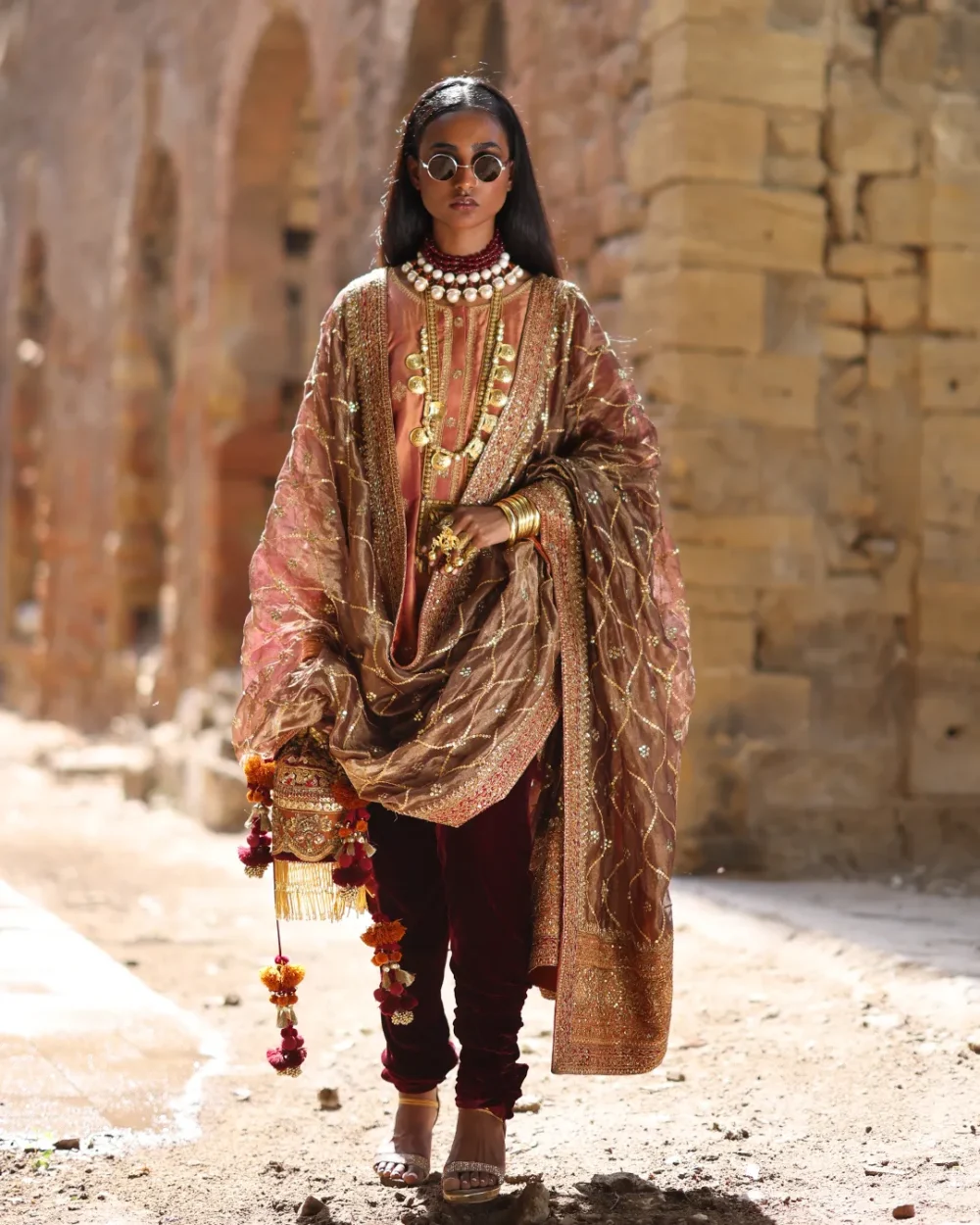 "✨Pinkéza-Zardozi-Sleeve-Detail"