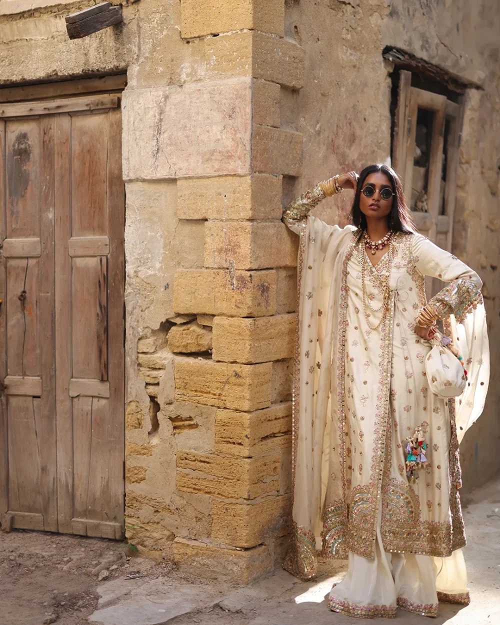 "✨Miréza-Mirror-Work-Detail"