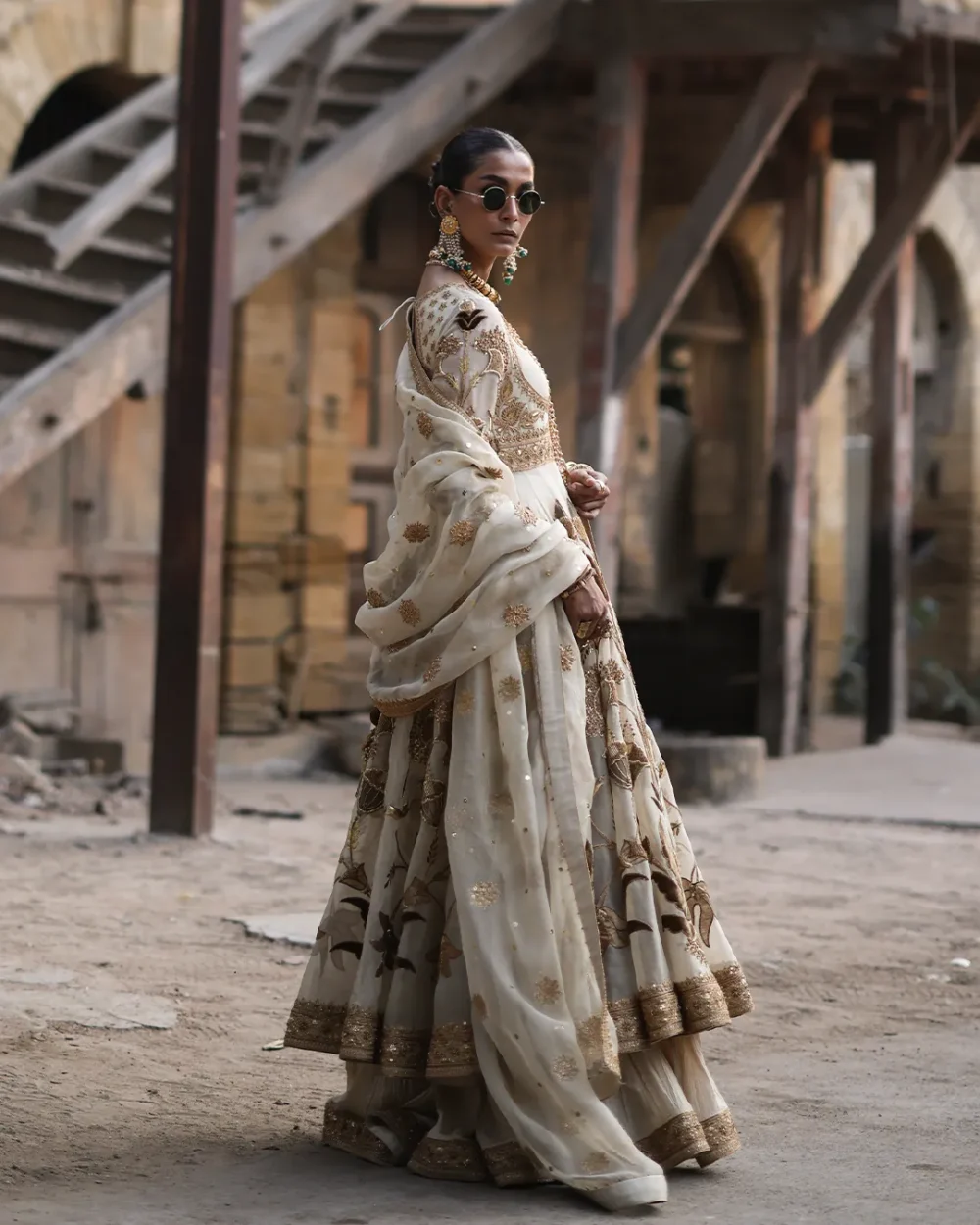 "✨Crémoza-Marori-Zardozi-Work"