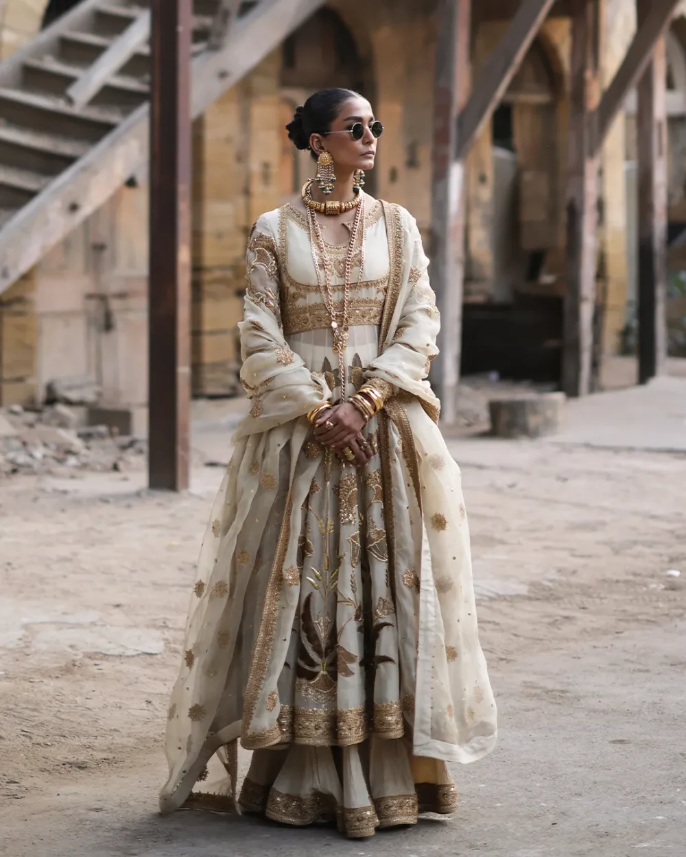 "✨Crémoza-Marori-Zardozi-Work"