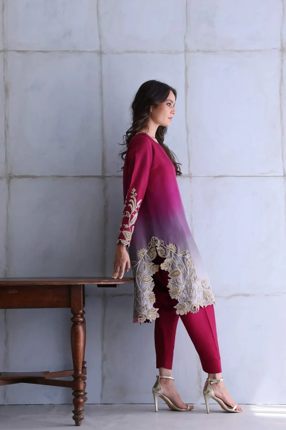 "✨Ombréza-Close-Up-Gold-Embroidery"