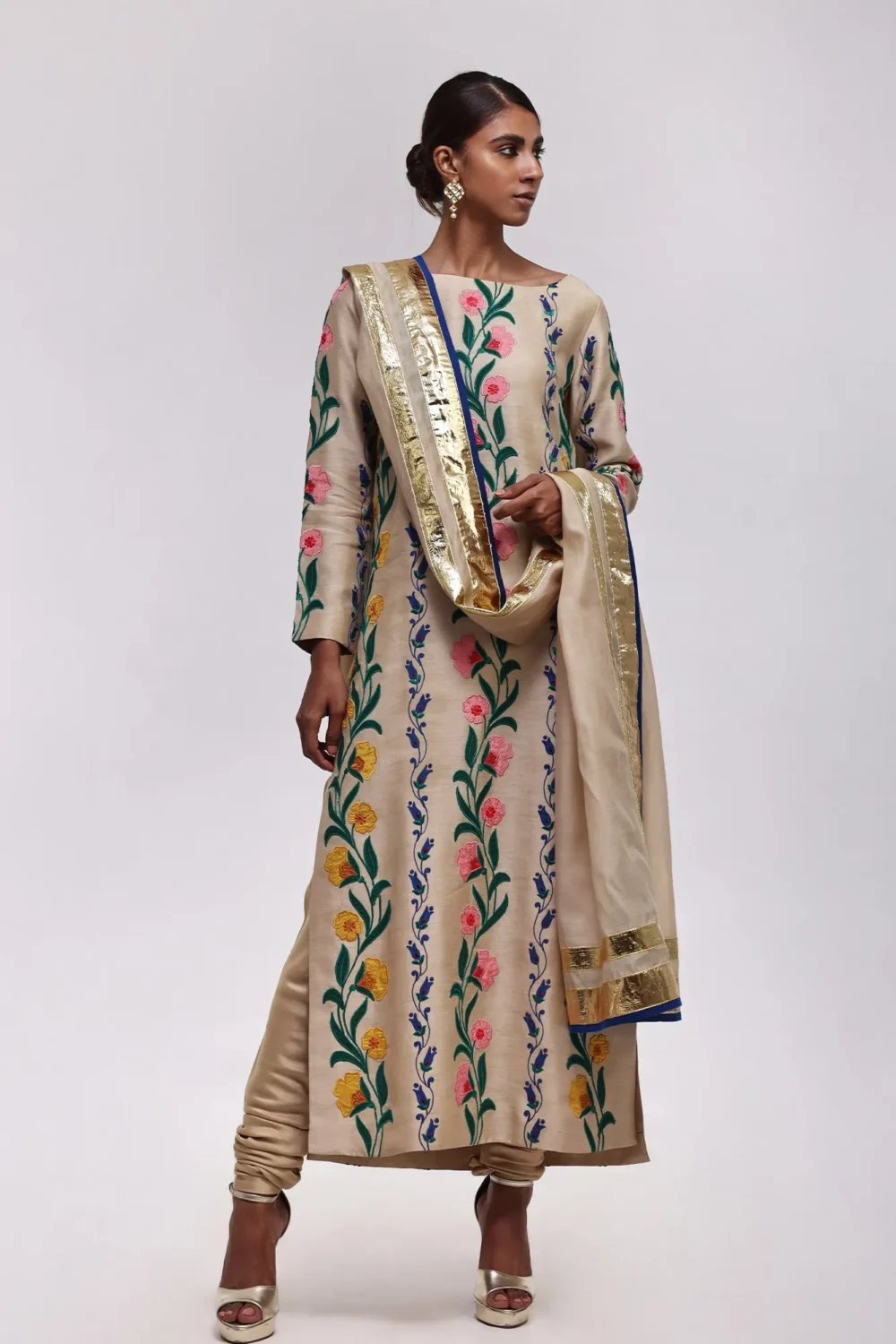 "✨Floréve-Gold-Blue-Border-Dupatta"