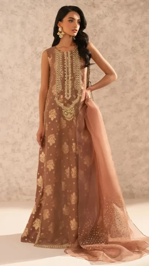 Dark-Elegant-Minimalist-Makeup-P luxury pret