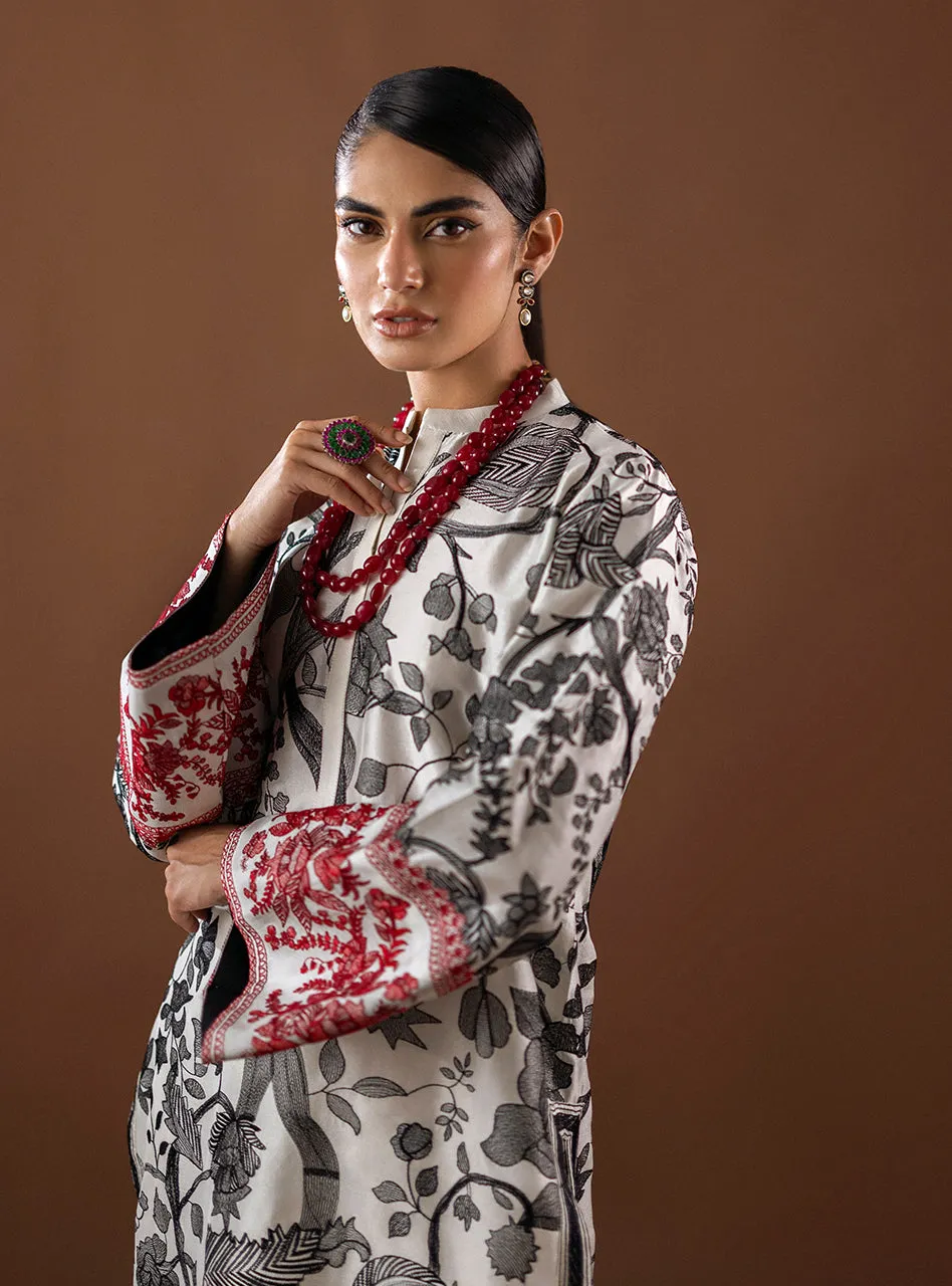 Close-up of the intricate black Kantha stitching on the body of the Kantha Work Shirt. Close-up of the intricate black Kantha stitching on the body of the Kantha Work Shirt.