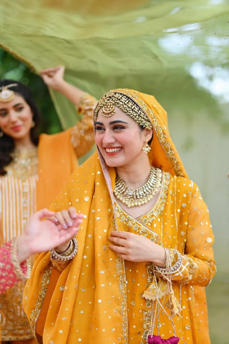 WhatsAppImage2022-09-14at3.12.50 Mehndi