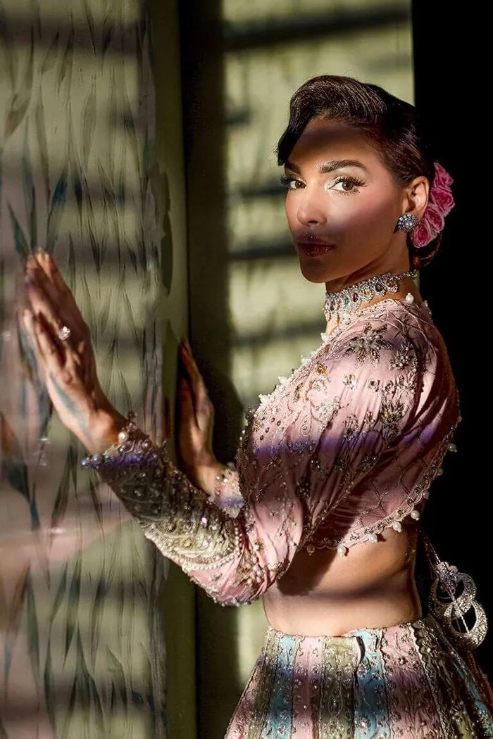 MLC6_014535b0-65bd-4c7d-9d8c-5d7 Multicolored-VA