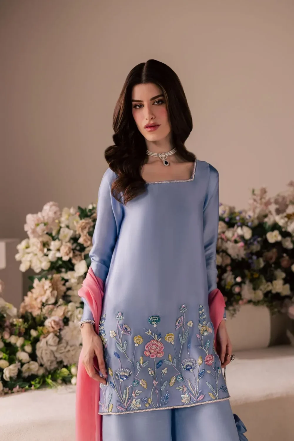 palazzo-suit-pakistani-square-neckline-resham-floral-hem-crystal-trim-master-artisan-hammad-bespoke-official.webp palazzo suit pakistani square neckline resham floral hem crystal trim Master Artisan Hammad Bespoke Official