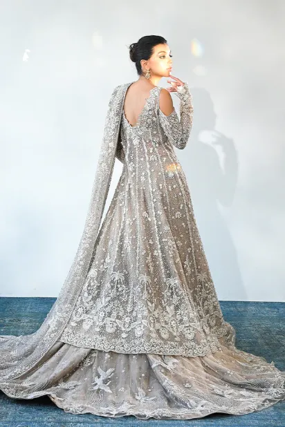 grey-lehenga-for-bride-silver-tulle-zardozi-resham-walima-gown-hammad-bespoke-official.webp grey lehenga open back tulle peshwas cathedral train walima bride Hammad Bespoke Official