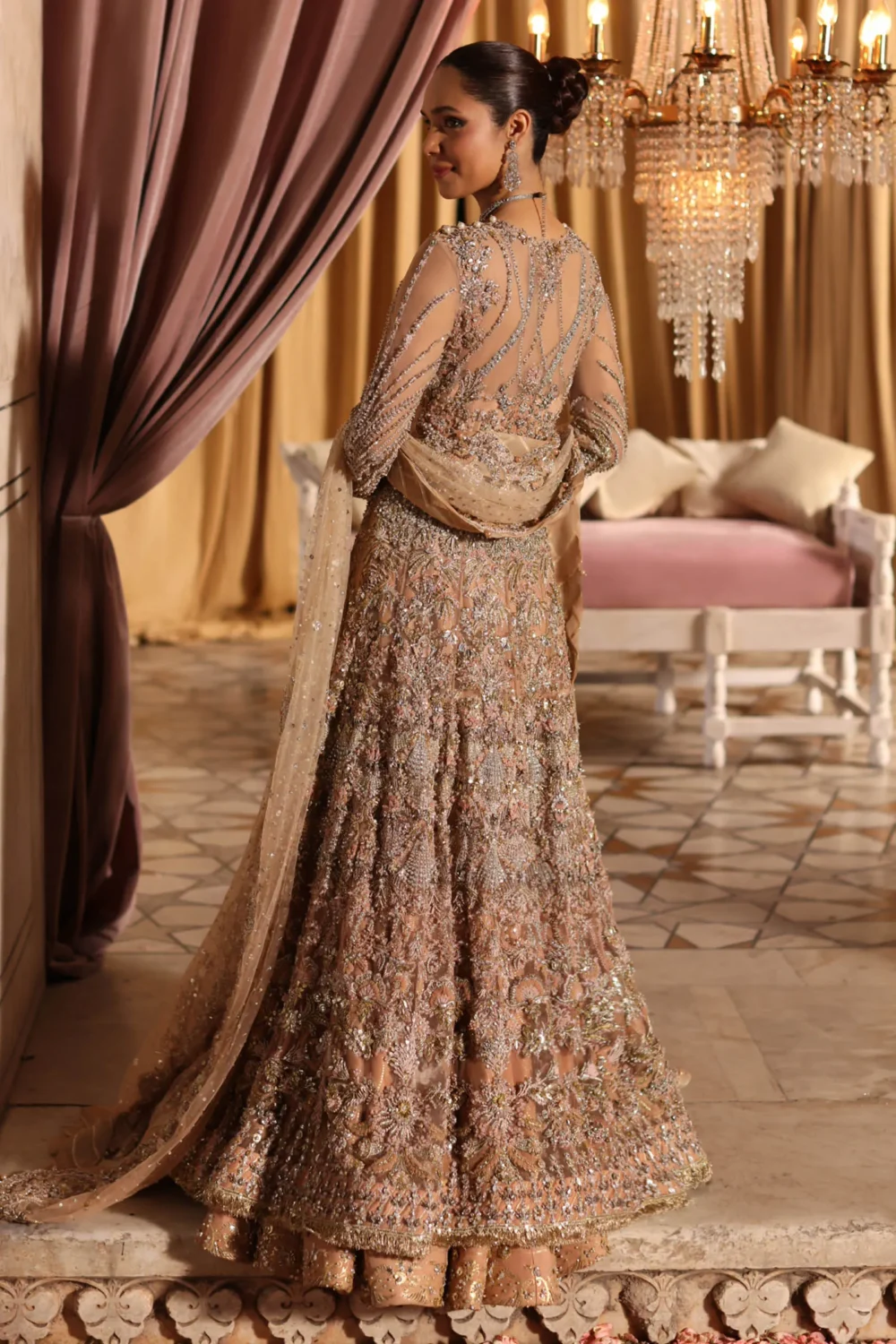 peach-lehenga-back-view-illusion-net-open-back-dupatta-sequin-border-anarkali-hammad-bespoke-official.webp peach lehenga back view illusion net open back dupatta sequin border anarkali Hammad Bespoke Official