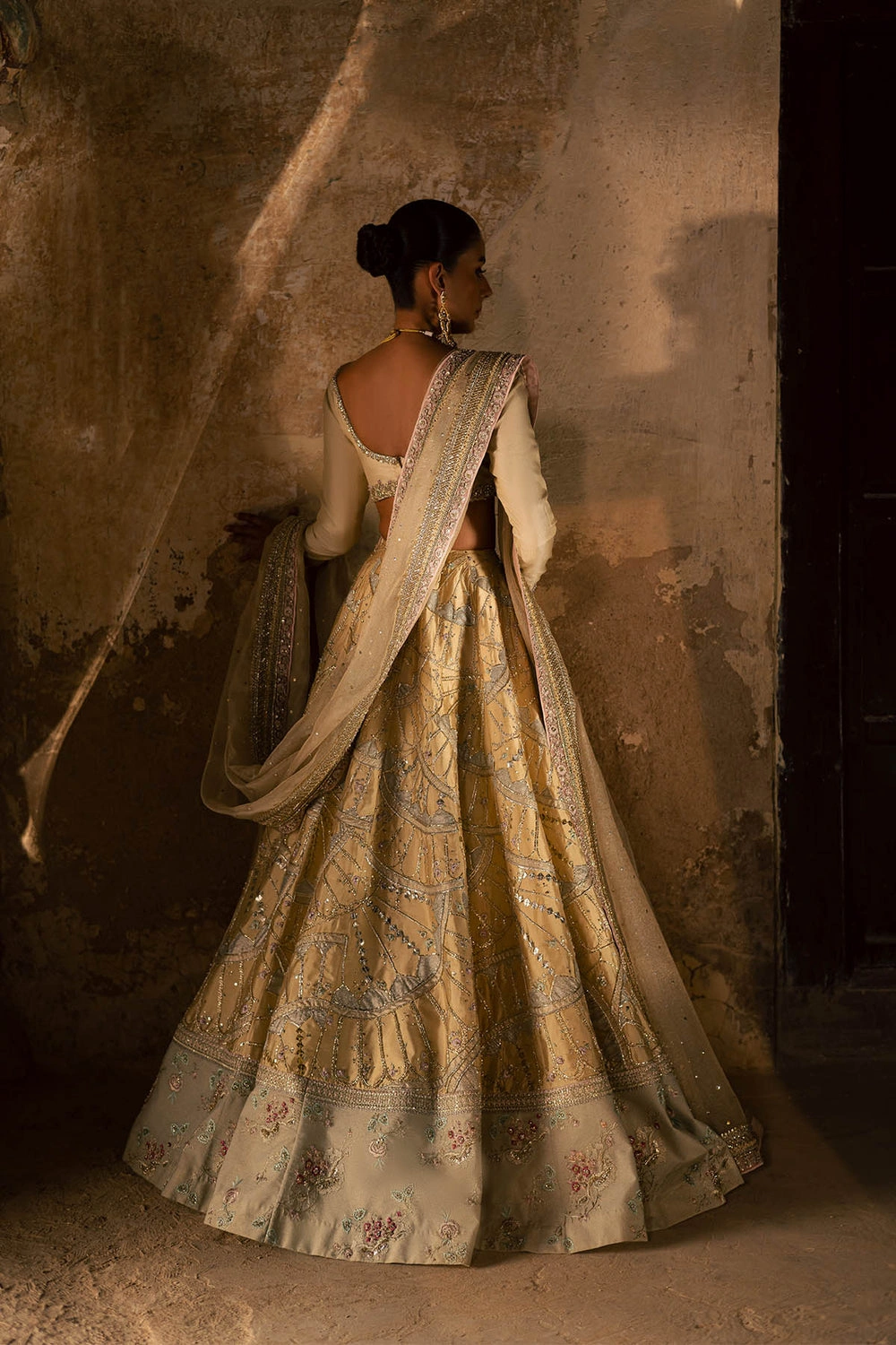butter-yellow-lehenga-pastel-yellow-zari-net-dupatta-pink-border-bridal-hammad-bespoke-official.webp butter yellow lehenga pastel yellow zari net dupatta pink border bridal Hammad Bespoke Official