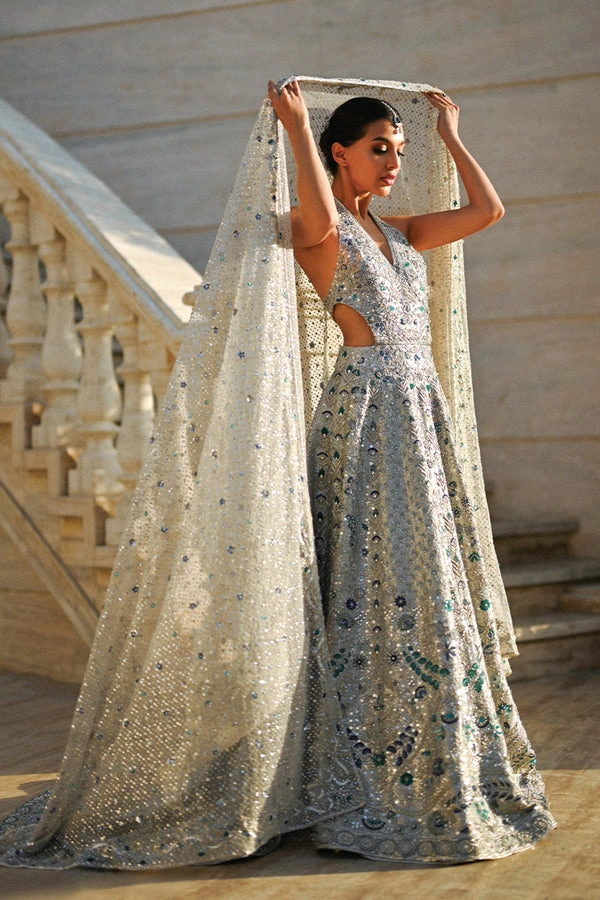 halter neck bridal dress platinum tissue dupatta walima dress for bride backless Hammad Bespoke Official