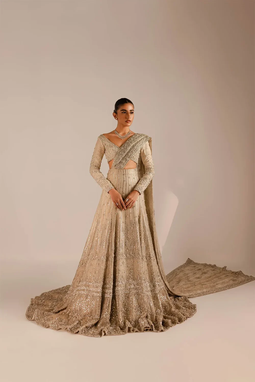 champagne-gold-kundan-net-lehenga-choli-wedding-set-zardozi-sequin-bridal-hammad-bespoke-official.webp lehenga choli wedding set Zardozi sequin bridal Hammad Bespoke Official
