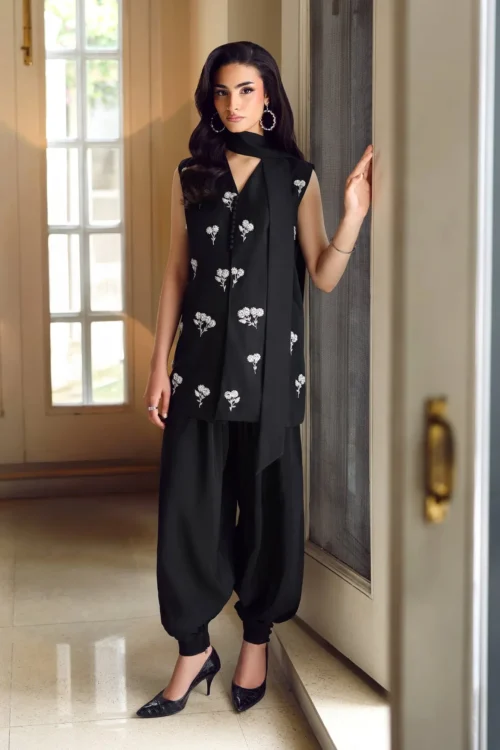 black salwar suit balloon pant Y2K scarf detail resham embroidery occasion wear Hammad Bespoke Official