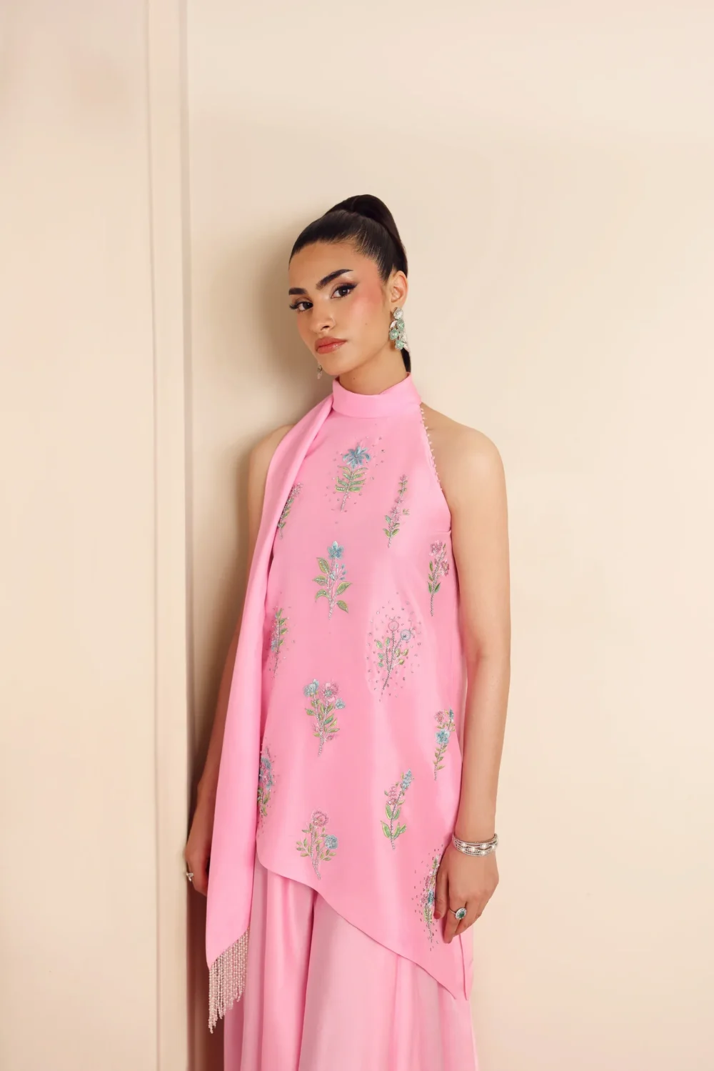 pink-sharara-embroidery-detail-resham-botanical-motifs-crystal-bead-hammad-bespoke-official.webp pink sharara embroidery detail resham botanical motifs crystal bead Hammad Bespoke Official