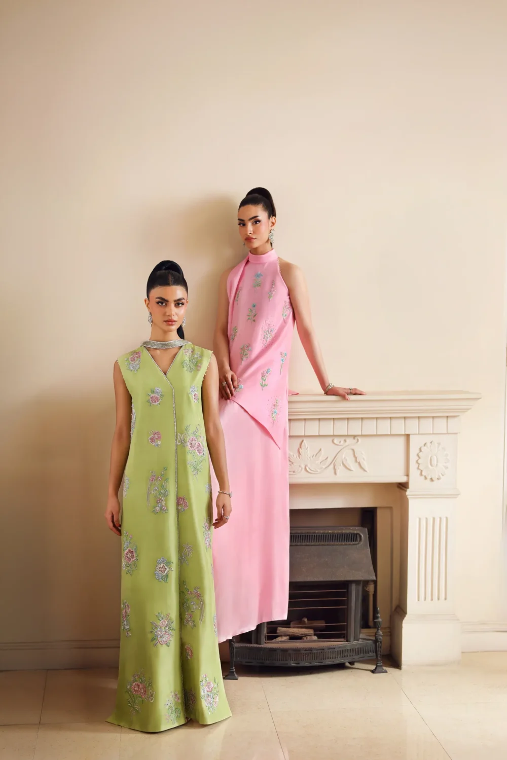 pink-sharara-bubblegum-satin-halter-kurta-resham-botanical-embroidery-crystal-tassel-hammad-bespoke-official.webp pink sharara bubblegum satin halter kurta resham botanical embroidery crystal tassel Hammad Bespoke Official