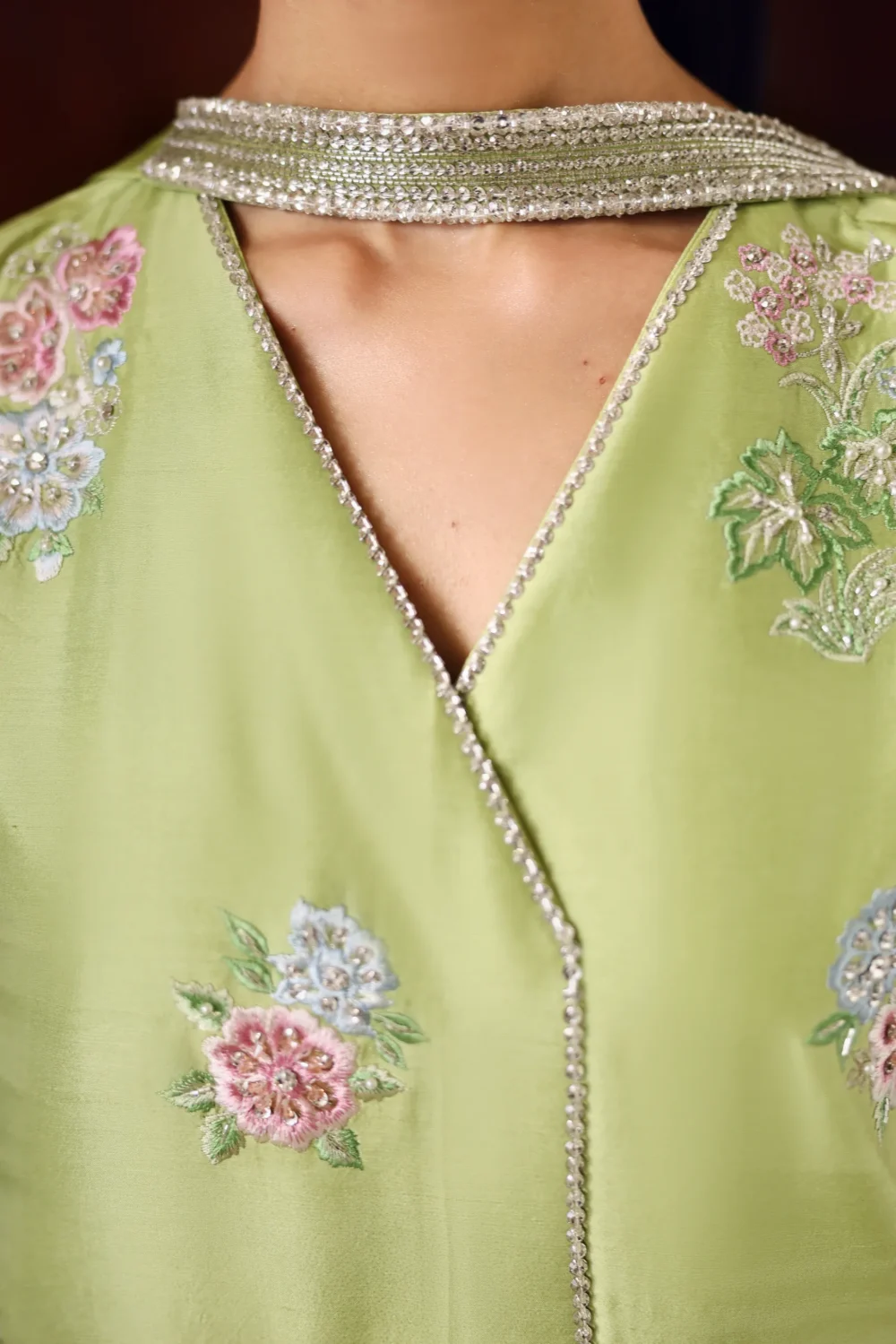 pakistani-maxi-dress-v-neckline-zardozi-crystal-trim-seed-pearl-collar-resham-bouquet-detail-hammad-bespoke-official.webp pakistani maxi dress V-neckline zardozi crystal trim seed pearl collar resham bouquet detail Hammad Bespoke Official