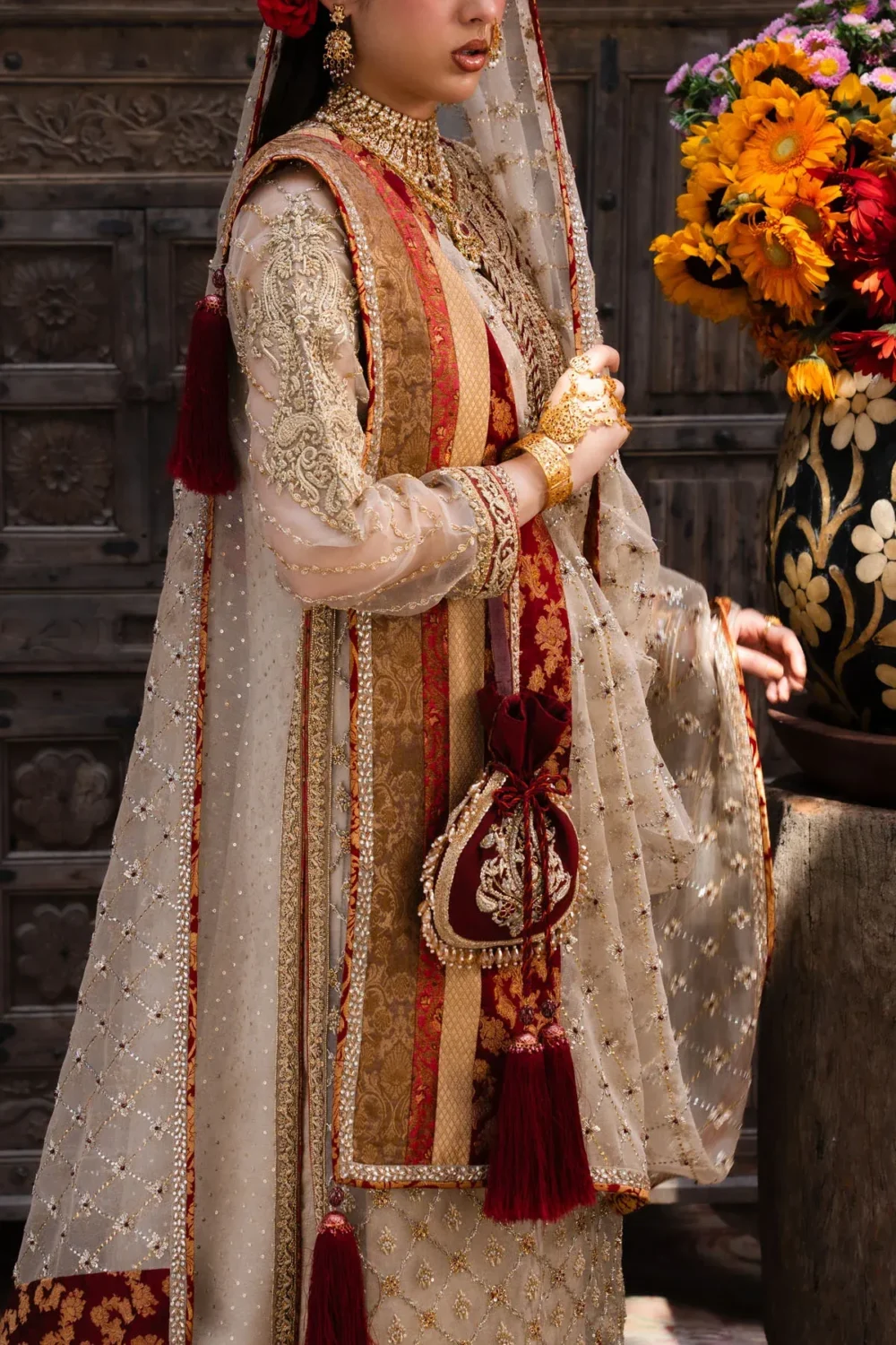 jamawar suit ivory dupatta kamdani floret jaal bridal barat atelier Hammad Bespoke Official