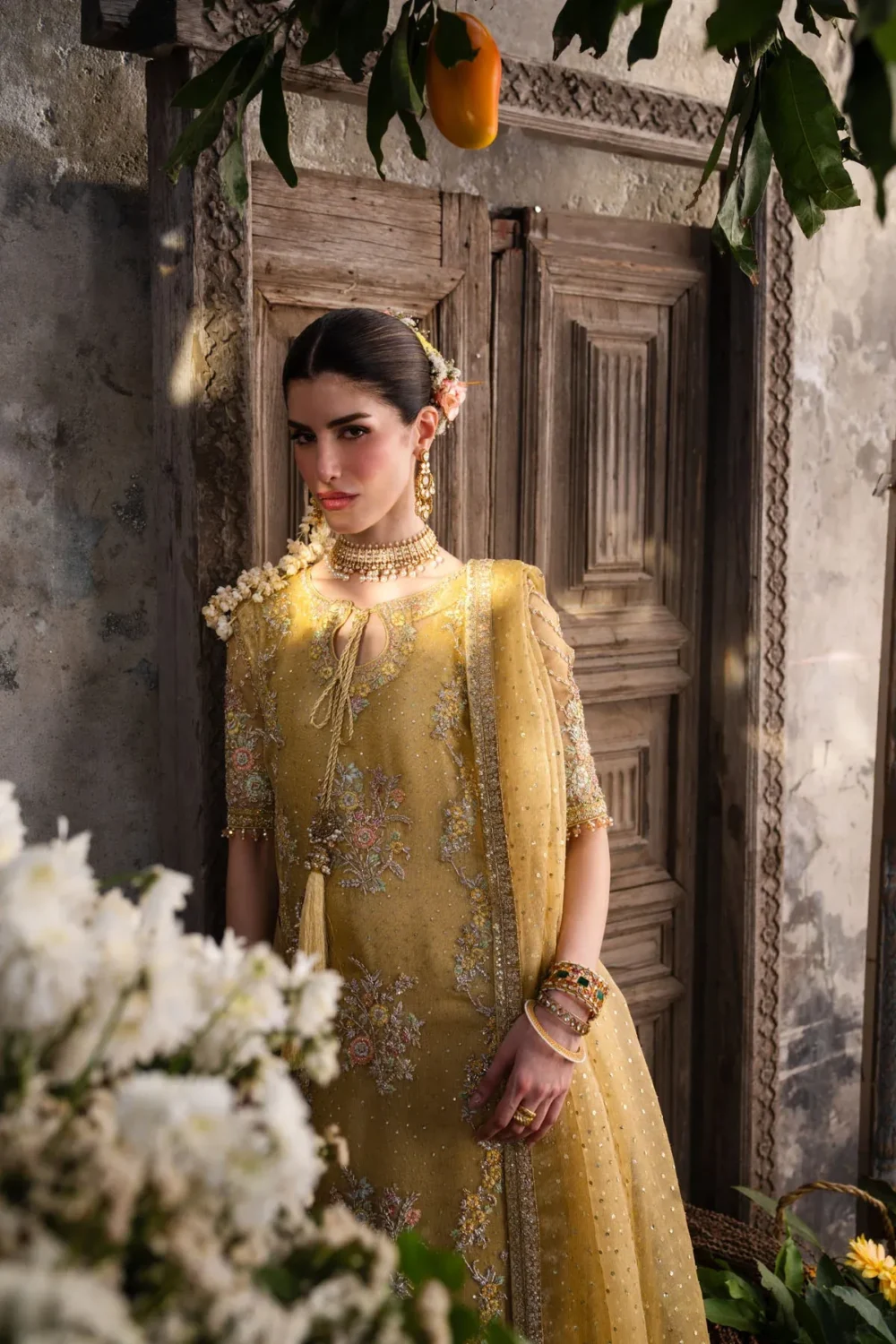 front-open-neckline-tassel-tie-detail-pishwas-dress-resham-embroidery-hammad-bespoke-official.webp front-open neckline tassel tie detail pishwas dress resham embroidery Hammad Bespoke Official
