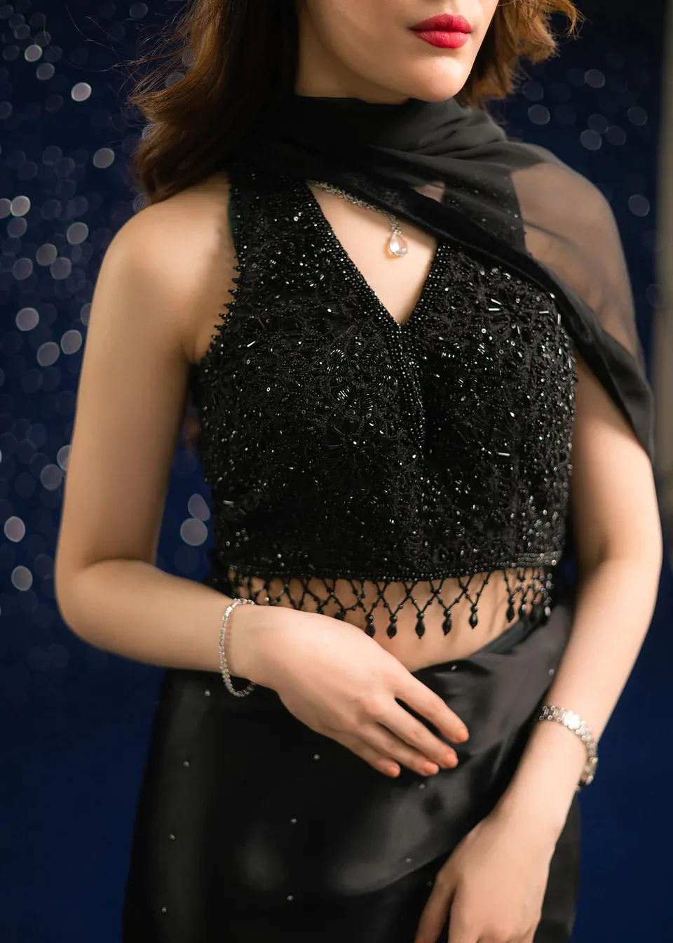 black-saree-hand-embroidered-resham-crystal-work-silk-evening-wear-hammad-bespoke-official.webp black saree hand-embroidered resham crystal work silk evening wear Hammad Bespoke Official (90c)