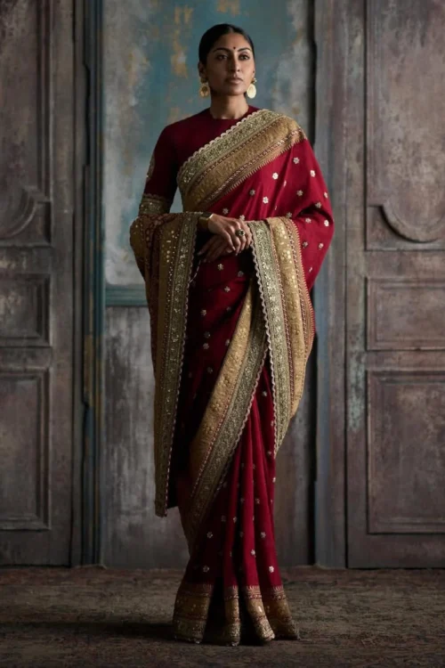 red-wedding-saree-detail-antique-gold-zardozi-scalloped-border-resham-floral-butti-hammad-bespoke-official.webp red wedding saree detail antique gold Zardozi scalloped border Resham floral butti Hammad Bespoke Official