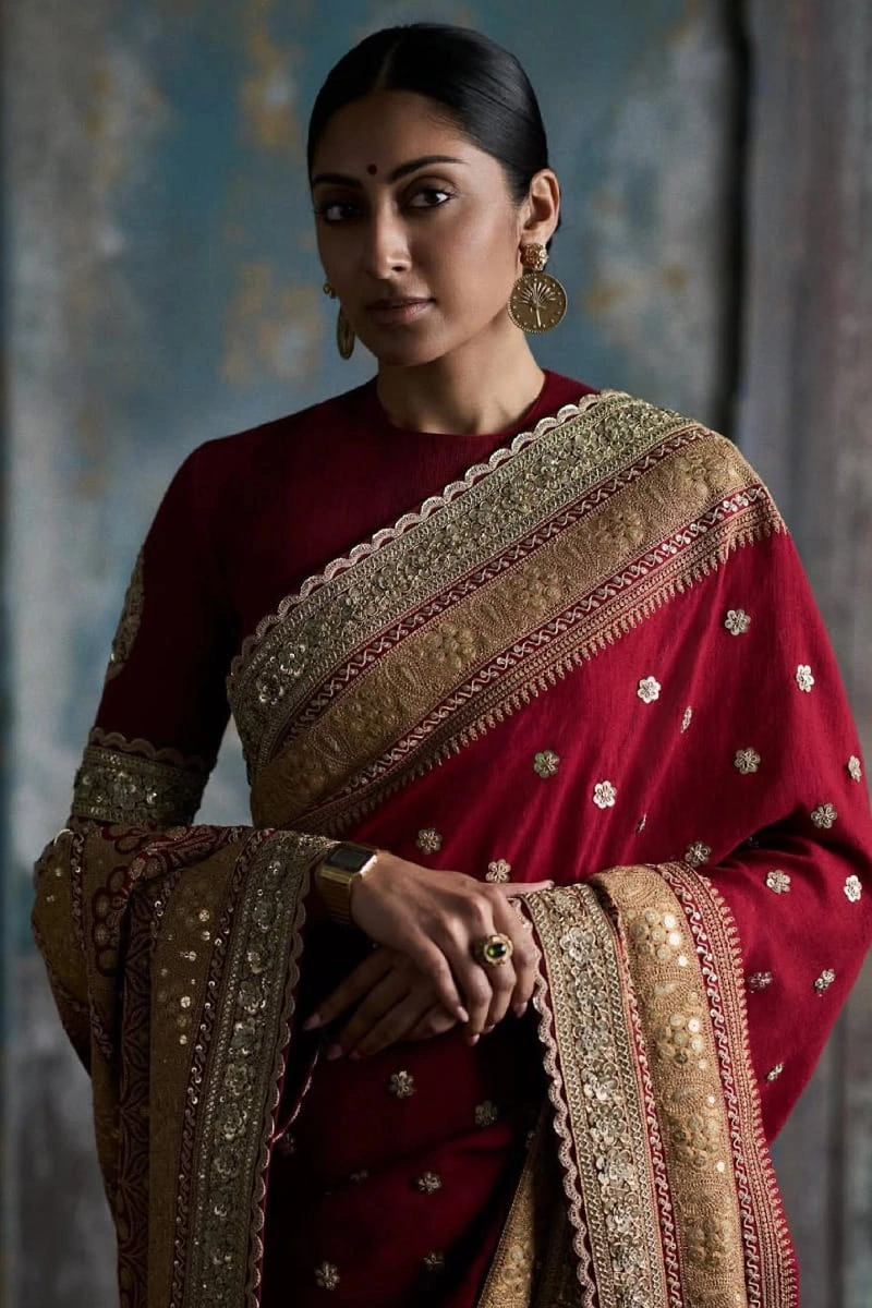 red-wedding-saree-hammad-bespoke-official-crimson-georgette-antique-gold-zardozi-border-master-artisan-multan.webp red wedding saree Hammad Bespoke Official crimson georgette antique gold Zardozi border Master Artisan Multan