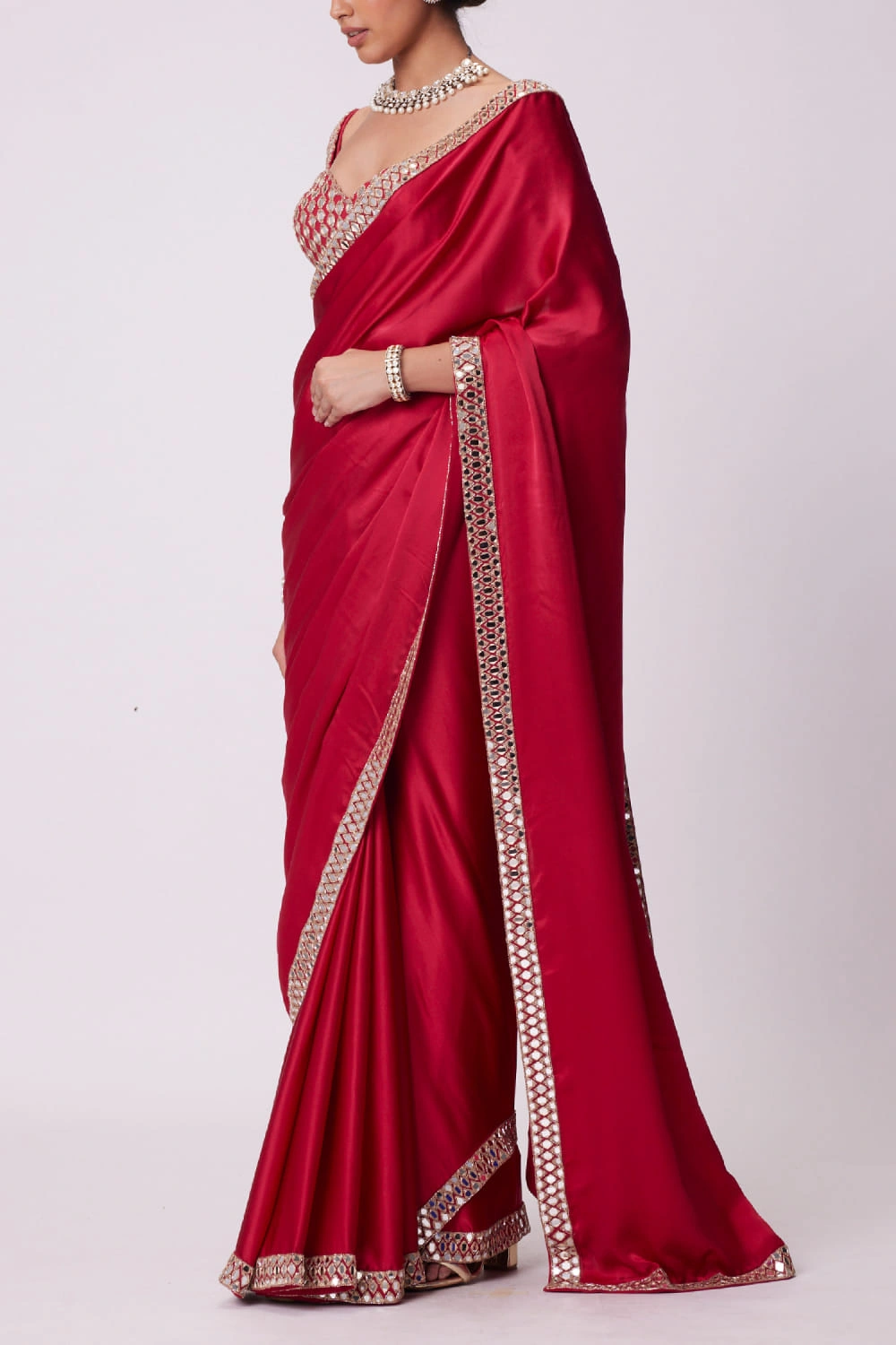 satin saree side profile deep ruby red mirror border drape Hammad Bespoke Official.webp Layla Mirat